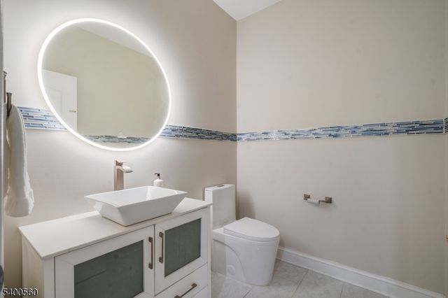 19 Ridge Rd, Green Brook Twp., NJ 08812