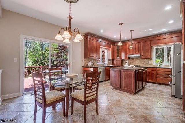 19 Ridge Rd, Green Brook Twp., NJ 08812