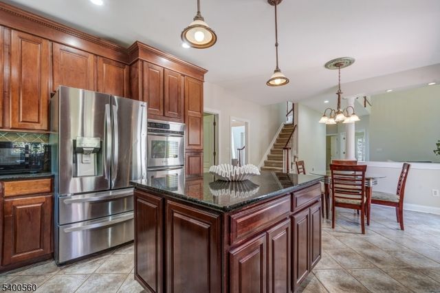 19 Ridge Rd, Green Brook Twp., NJ 08812