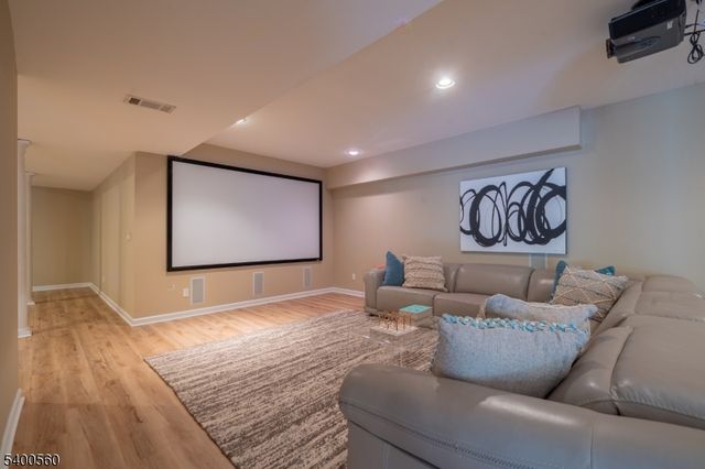 19 Ridge Rd, Green Brook Twp., NJ 08812