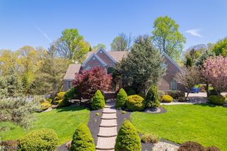 19 Ridge Rd, Green Brook Twp., NJ 08812