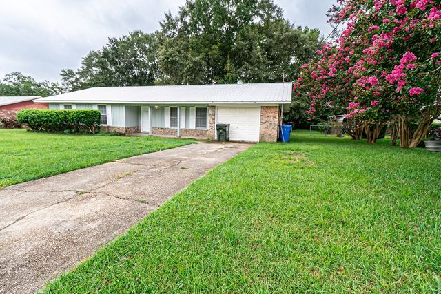 105 Salem Court, Dothan, AL 36301