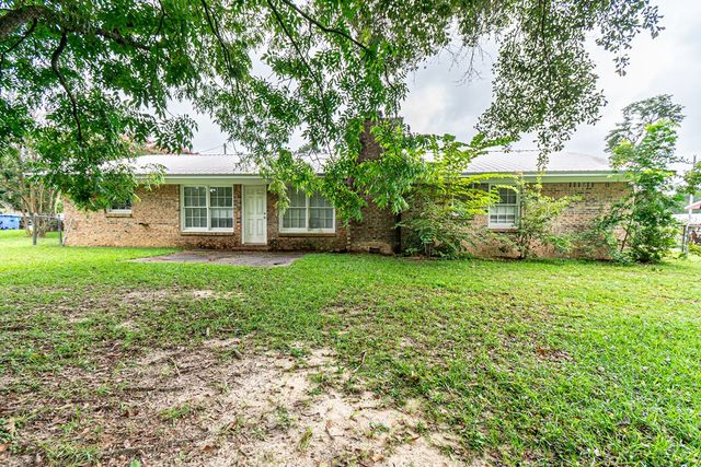 105 Salem Court, Dothan, AL 36301