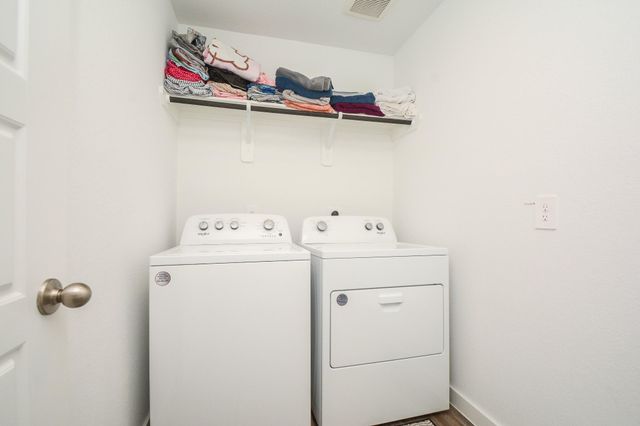 1110 Desert Willow Drive, Rosharon, TX 77583