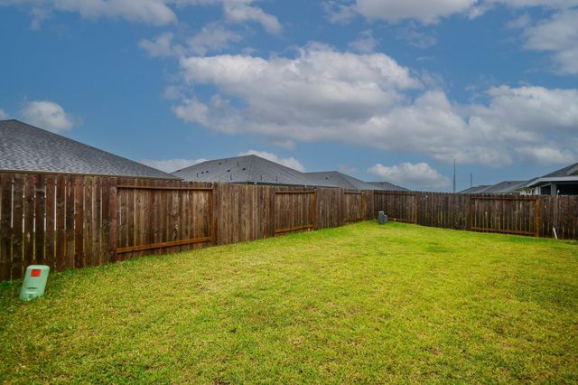 1110 Desert Willow Drive, Rosharon, TX 77583