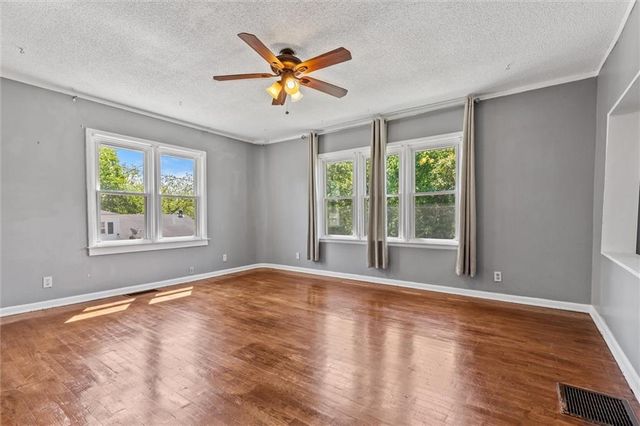 1 Vine Street, Excelsior Springs, MO 64024
