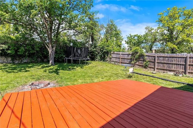 1 Vine Street, Excelsior Springs, MO 64024