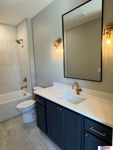 6500 Windflower Road, Lincoln, NE 68521