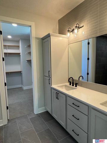 6500 Windflower Road, Lincoln, NE 68521