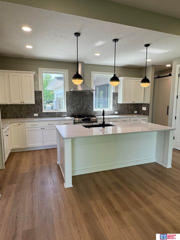 6500 Windflower Road, Lincoln, NE 68521