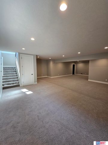 6500 Windflower Road, Lincoln, NE 68521