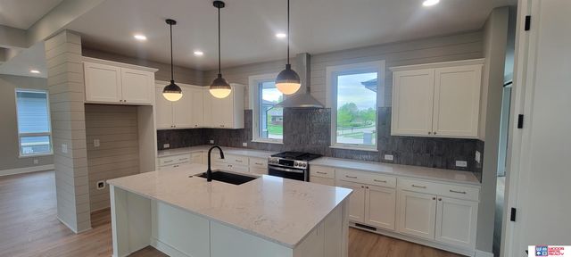 6500 Windflower Road, Lincoln, NE 68521