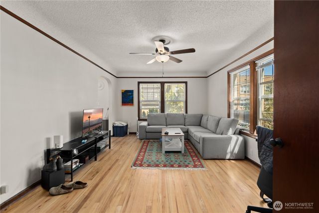 625 4th Avenue W, Seattle, WA 98119
