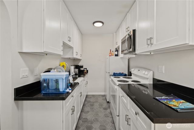 625 4th Avenue W, Seattle, WA 98119