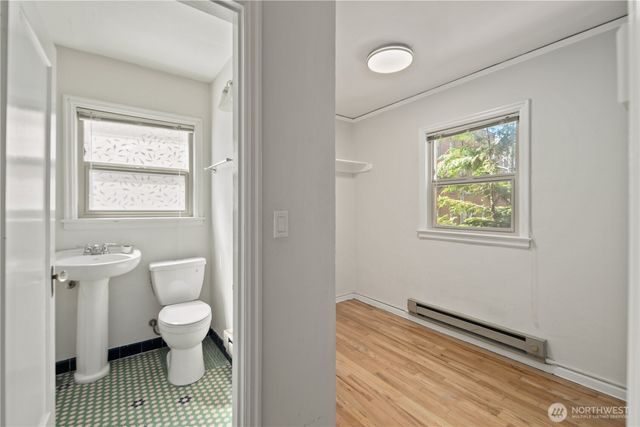 625 4th Avenue W, Seattle, WA 98119