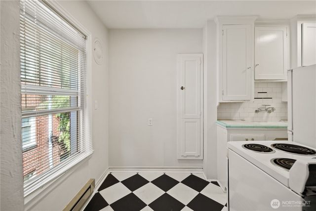 625 4th Avenue W, Seattle, WA 98119