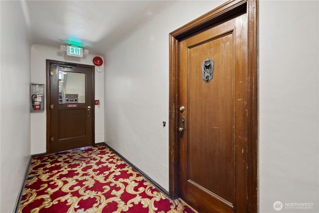 625 4th Avenue W, Seattle, WA 98119