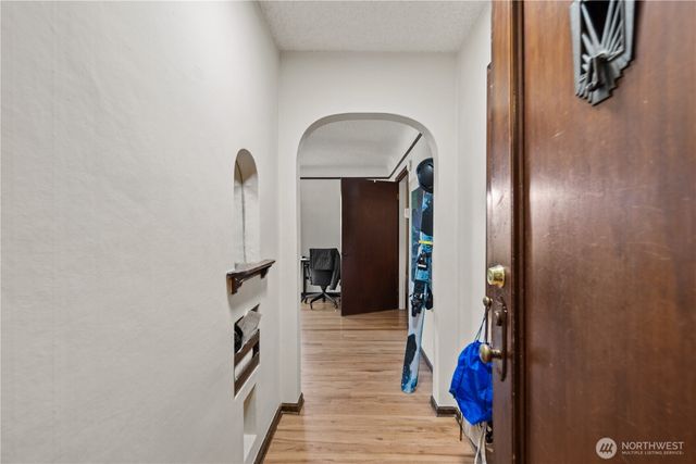 625 4th Avenue W, Seattle, WA 98119