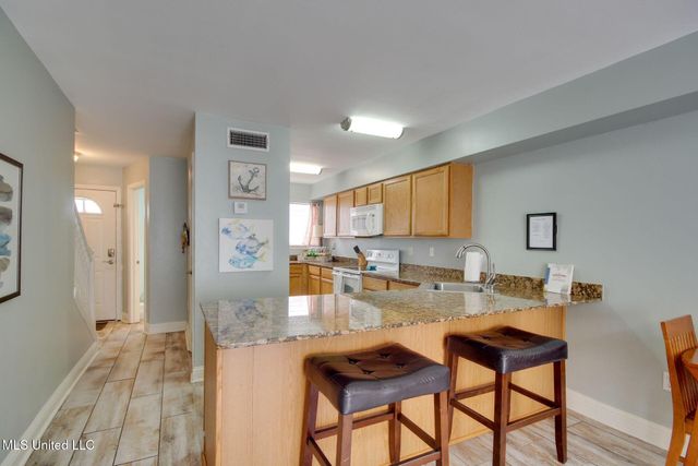 1664 Beach Boulevard, 101, Biloxi, MS 39531