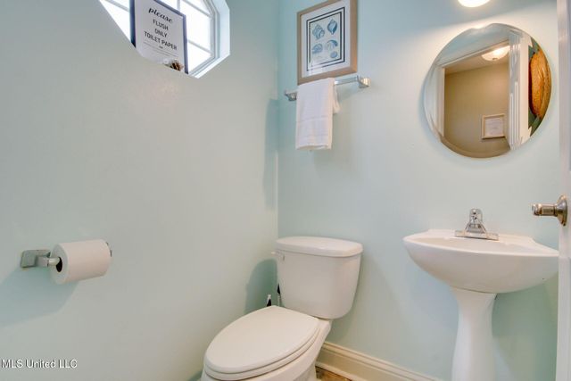 1664 Beach Boulevard, 101, Biloxi, MS 39531