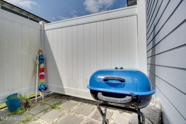 1664 Beach Boulevard, 101, Biloxi, MS 39531