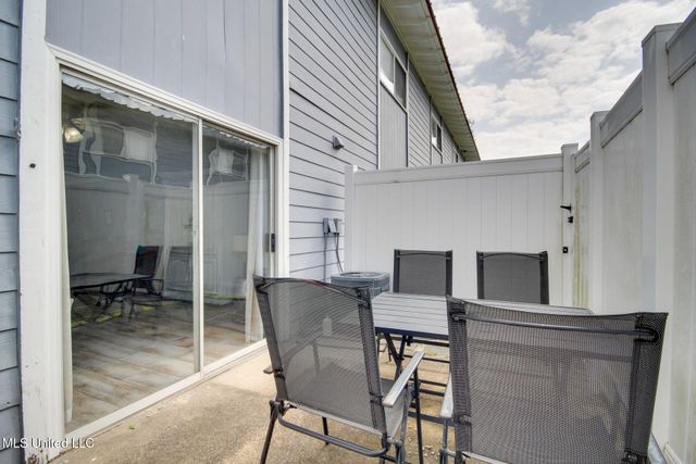 1664 Beach Boulevard, 101, Biloxi, MS 39531