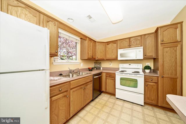 908 ROLLER COASTER CT, Mount Airy, MD 21771