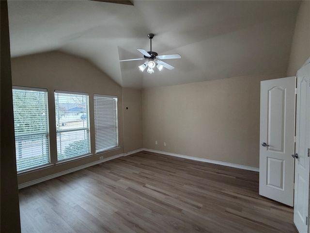 1525 Cherokee Rose Trail, Savannah, TX 76227