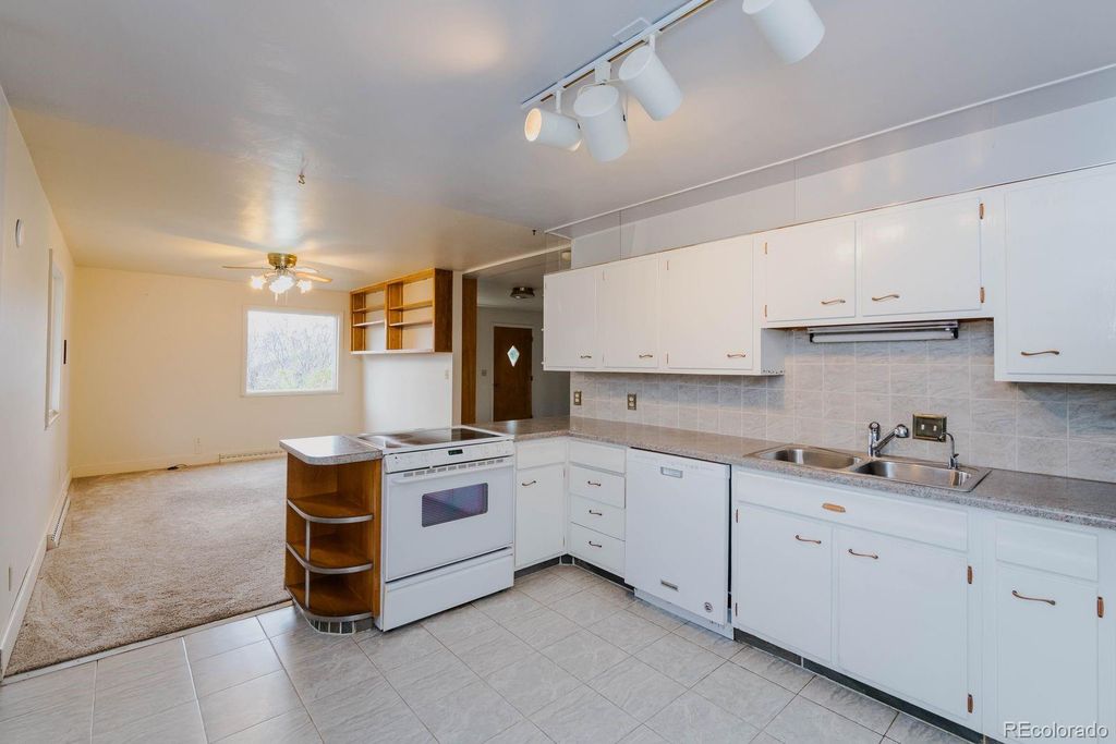 2 W Diamond Avenue, Granby, CO 80446