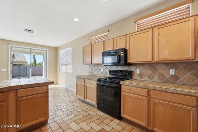 63 W CEDAR Drive, Chandler, AZ 85248