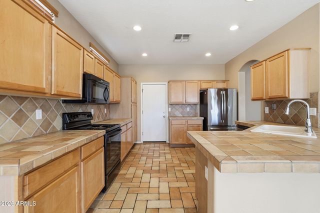 63 W CEDAR Drive, Chandler, AZ 85248