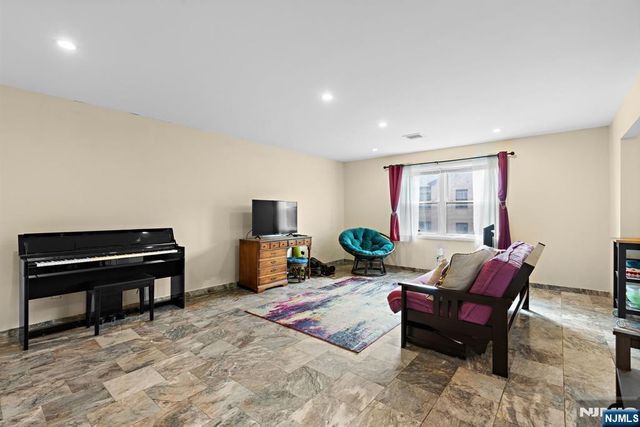 6409 Granton Avenue 1B, North Bergen, NJ 07047