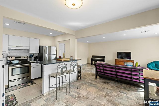 6409 Granton Avenue 1B, North Bergen, NJ 07047