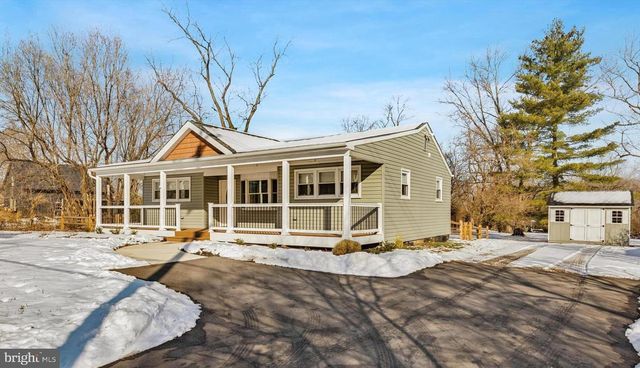 1281 SWAMP RD, Furlong, PA 18925