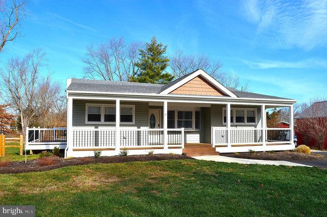 1281 SWAMP RD, Furlong, PA 18925