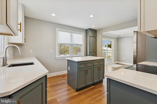 1281 SWAMP RD, Furlong, PA 18925