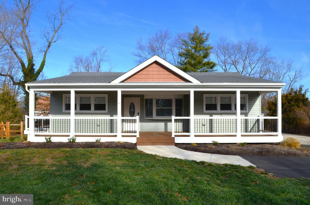 1281 SWAMP RD, Furlong, PA 18925