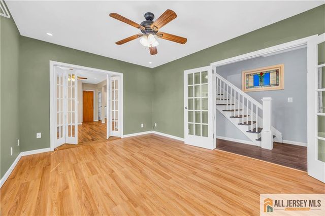 27 Charles Street, Carteret, NJ 07008