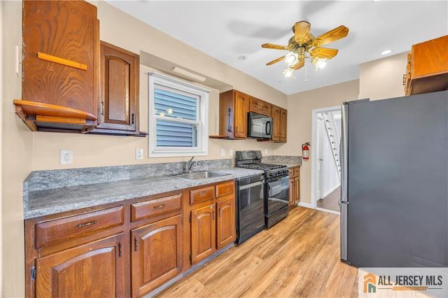 27 Charles Street, Carteret, NJ 07008
