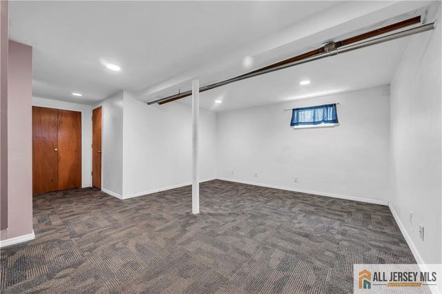 27 Charles Street, Carteret, NJ 07008