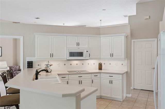 3823 WINDING LAKE CIRCLE, Orlando, FL 32835