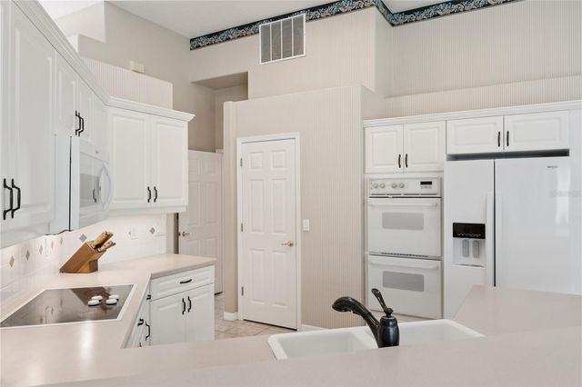 3823 WINDING LAKE CIRCLE, Orlando, FL 32835