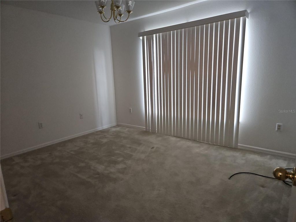 Image 12 of property listing at 6925 HEMLOCK ROAD, Ocala, FL 34472