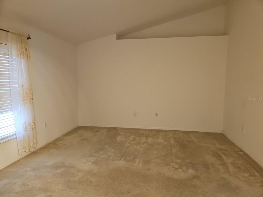 Image 16 of property listing at 6925 HEMLOCK ROAD, Ocala, FL 34472