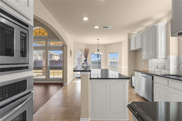 1300 Ghost Flower Drive, Fort Worth, TX 76177