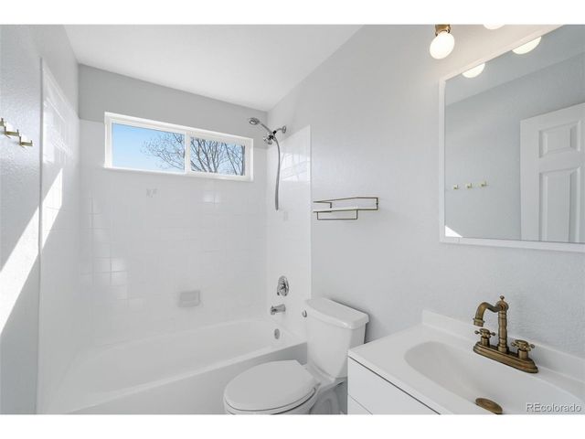 6672 Fonder Dr, Parker, CO 80134