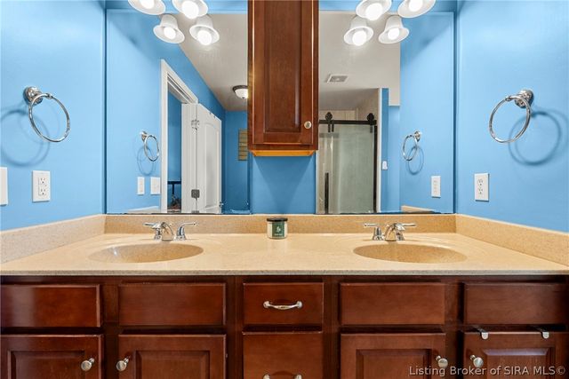 3125 Ambercrest Loop, Jeffersonville, IN 47130