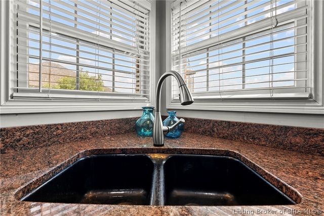 3125 Ambercrest Loop, Jeffersonville, IN 47130