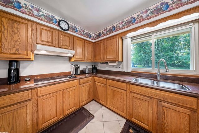 42150 Margaret Drive, Clinton Township, MI 48038