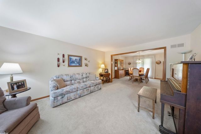 42150 Margaret Drive, Clinton Township, MI 48038